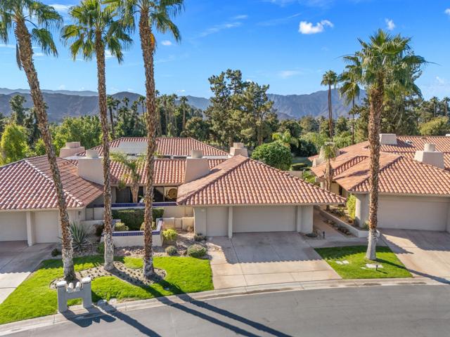 267 Kavenish W Drive, Rancho Mirage CA: https://media.crmls.org/mediaz/57d112ad-cc55-4fd6-be40-358269bb3ba5.jpg
