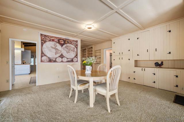 2231 Oak Hill Dr, Escondido CA: https://media.crmls.org/mediaz/57d14040-7dc2-4882-ad73-f2c5fdf0949f.jpg