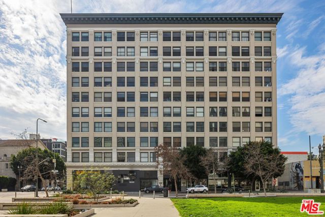 108 W 2nd Street, Los Angeles CA: https://media.crmls.org/mediaz/57d158af-2064-48ee-abc1-132b6a1942a1.jpg