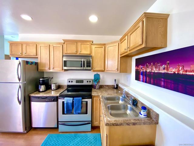 126 Elder, Imperial Beach CA: https://media.crmls.org/mediaz/57d255a1-a04c-4969-848c-00d4e336577d.jpg