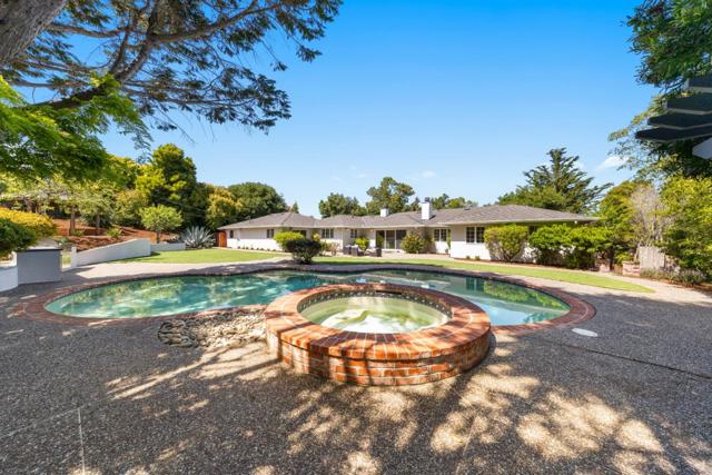 1575 Kingswood Drive, Hillsborough CA: https://media.crmls.org/mediaz/57d25b94-eaac-4524-a083-86bf47e0e362.jpg