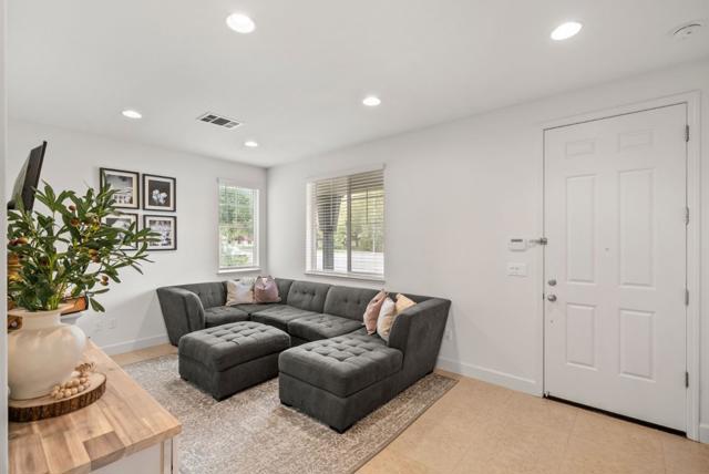 462 E Main Avenue, Morgan Hill CA: https://media.crmls.org/mediaz/57d26c5f-6940-4d27-b7ec-fe0469e465ca.jpg