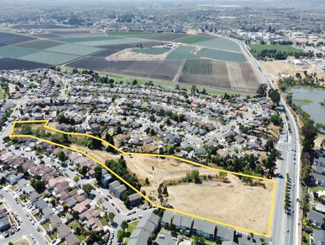 11 Hill Circle, Salinas CA: https://media.crmls.org/mediaz/57d2d6c3-8a3e-4ca7-941f-841e79b847b9.jpg