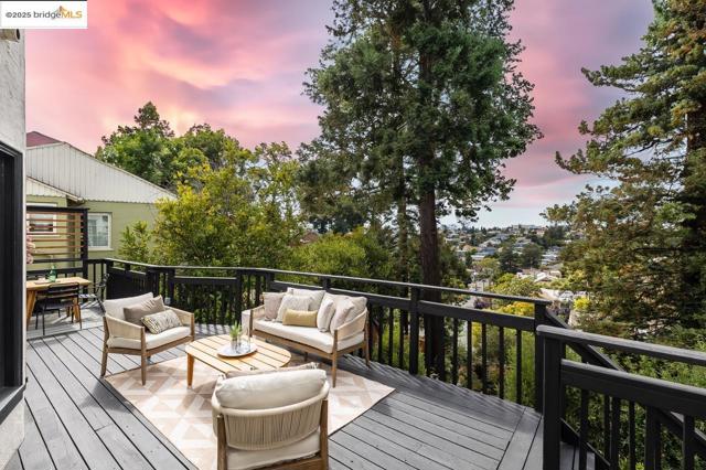 740 Calmar Ave, Oakland CA: https://media.crmls.org/mediaz/57d32c50-9239-4c60-be7e-e49e3dd39181.jpg