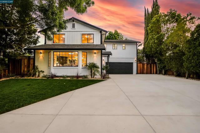 27 Briarwood Ct, Brentwood CA: https://media.crmls.org/mediaz/57d35618-5a83-4ea3-8a40-5756e5e27283.jpg
