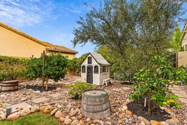 15740 Bacara Ct, San Diego CA: https://media.crmls.org/mediaz/57d40cca-1918-4ce8-a734-5a92c3385b44.jpg