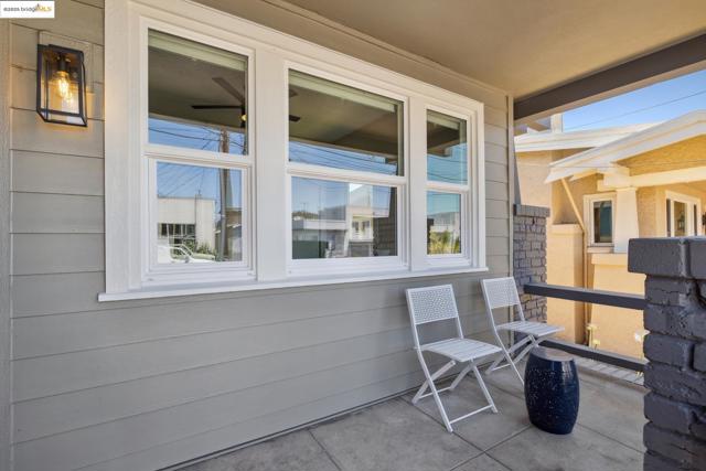 1092 Dwight Way, Berkeley CA: https://media.crmls.org/mediaz/57d4b01f-b170-43f1-bf89-448171d637e4.jpg