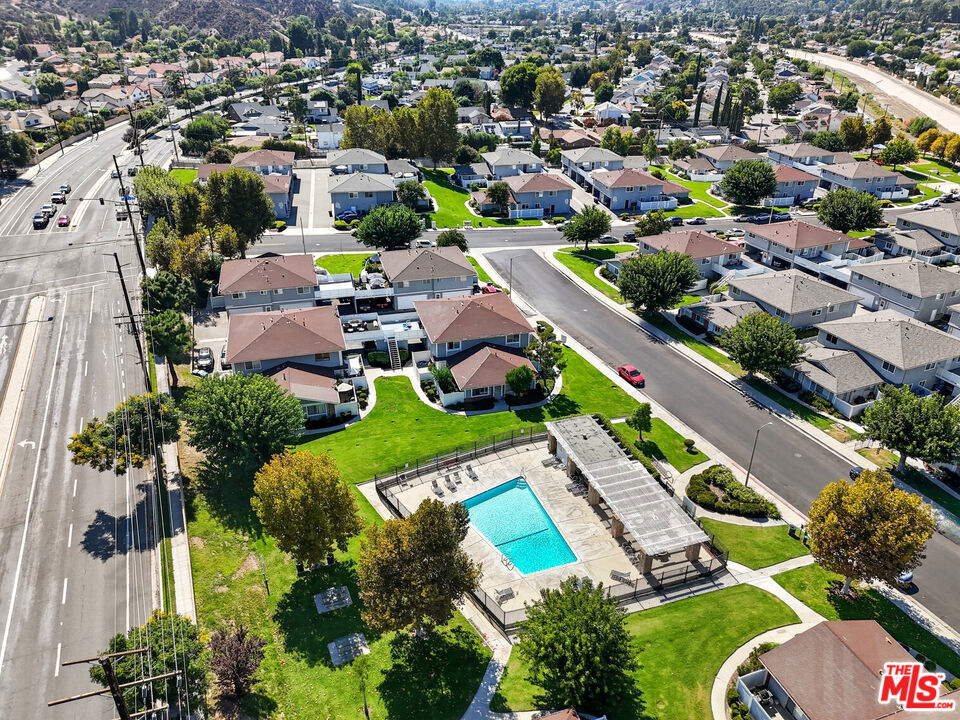 https://media.crmls.org/mediaz/57d50227-43b5-4343-8fb4-93e32e0d6944.jpg?preset=X-Large