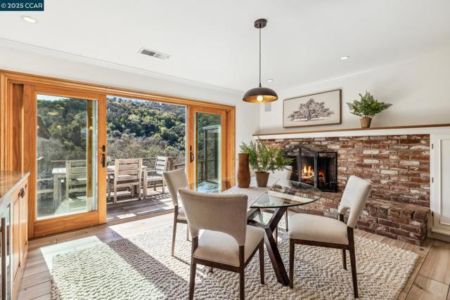 2160 Ridgewood Rd, Alamo CA: https://media.crmls.org/mediaz/57d5767e-f07d-4db2-9be7-8b95355dfc07.jpg