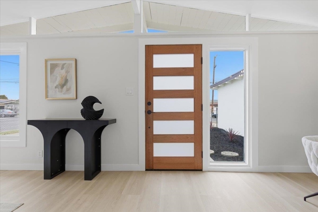 27707 La Porte Ave, Hayward CA: https://media.crmls.org/mediaz/57d5b23d-226f-42a6-9f44-6b2c5c954ea7.jpg