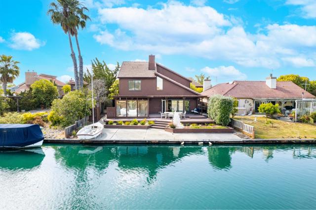707 Santa Cruz Lane, Foster City CA: https://media.crmls.org/mediaz/57d60a1e-41e5-4112-9080-579160c191e3.jpg