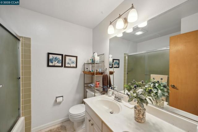 14295 Doolittle Dr, San Leandro CA: https://media.crmls.org/mediaz/57d614ea-3740-4ae4-9166-4131f954e54c.jpg