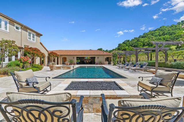 1405 Lakeview Court, San Martin CA: https://media.crmls.org/mediaz/57d81933-86bb-4ead-aadb-89ce6b22cb63.jpg