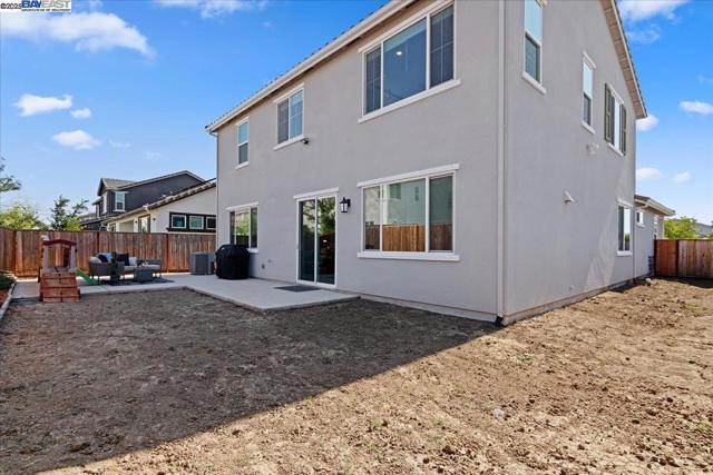 5360 Trimonti Cir, Antioch CA: https://media.crmls.org/mediaz/57d8893c-bd12-411a-b1f6-f63231464348.jpg