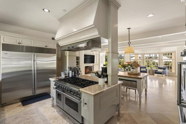 Detail Gallery Image 10 of 27 For 17309 via De Fortuna, Rancho Santa Fe,  CA 92067 - 6 Beds | 6/1 Baths