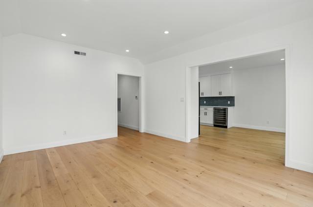 119 Nueva Ave, San Francisco CA: https://media.crmls.org/mediaz/57d8cf71-35d5-4069-981e-0602226f13ba.jpg