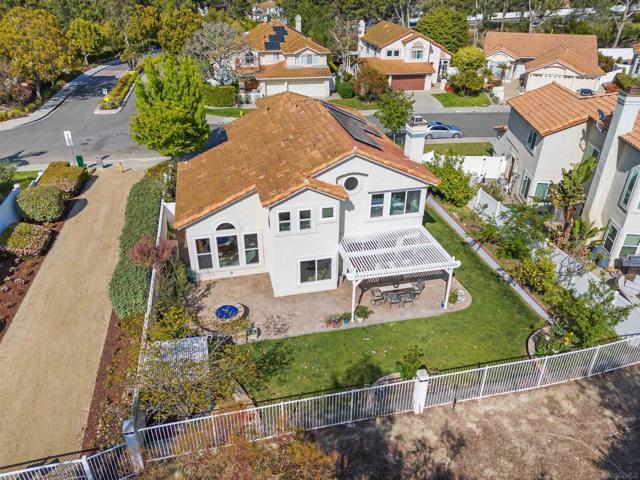 1205 Masterpiece Dr, Oceanside CA: https://media.crmls.org/mediaz/57d99aea-b78b-4d8e-acdd-97833c40bcac.jpg