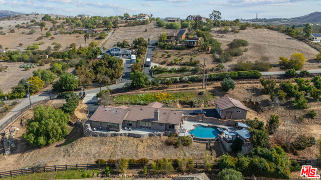 32070 Via Vera, Bonsall CA: https://media.crmls.org/mediaz/57d9f185-e8ef-4155-bed2-f75b7cdf1c2b.jpg