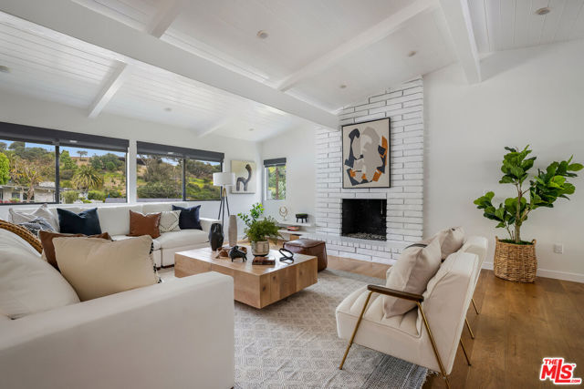 841 Jacon Way photo 6