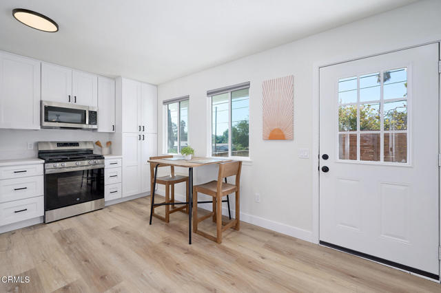 Detail Gallery Image 14 of 28 For 97 Everett St #B,  Moorpark,  CA 93021 - 1 Beds | 1 Baths