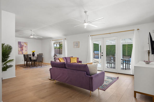 1489 E Francis Drive, Palm Springs CA: https://media.crmls.org/mediaz/57da4f84-1b6d-410b-9c93-b6897004128c.jpg