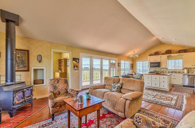 29225 Chualar Canyon Road, Chualar CA: https://media.crmls.org/mediaz/57dab60d-30eb-462f-a1bc-12e57a7bb459.jpg