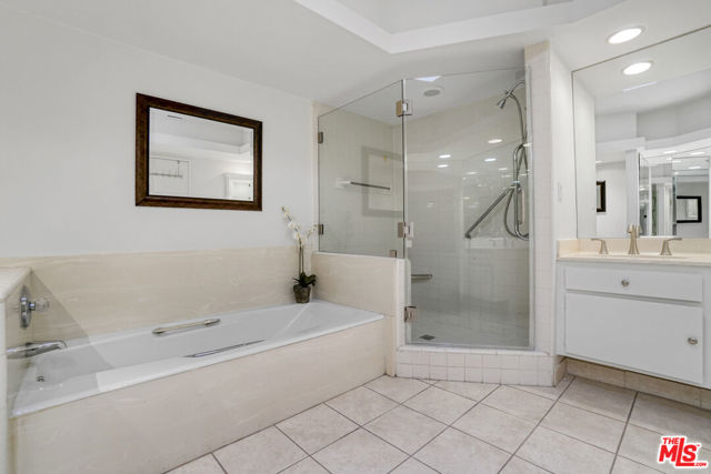 1531 Camden Avenue, Los Angeles CA: https://media.crmls.org/mediaz/57db27be-1217-4bb5-bac0-8326d238b6b4.jpg