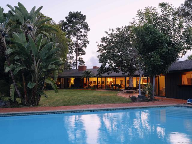 6009 Mimulus, Rancho Santa Fe CA: https://media.crmls.org/mediaz/57db29cb-6056-450c-8c09-6f6bc30d4770.jpg