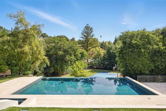 12690 Dianne Drive, Los Altos Hills CA: https://media.crmls.org/mediaz/57dba35b-fb27-4aed-b15b-0e086a342044.jpg