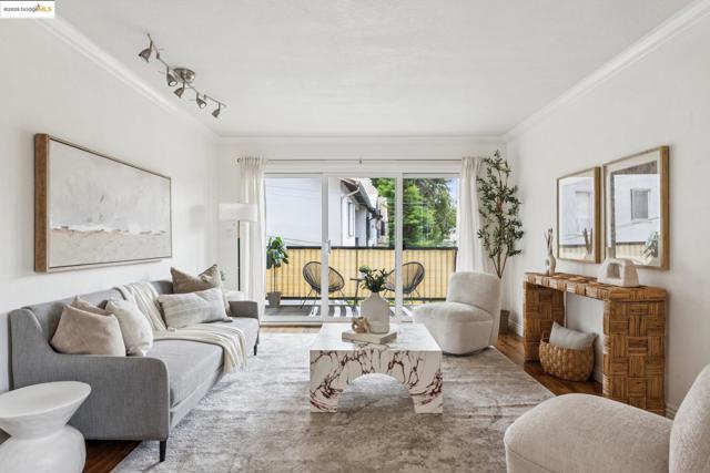 85 Vernon St, Oakland CA: https://media.crmls.org/mediaz/57dbb265-4d70-40a3-a137-365ff1b74688.jpg