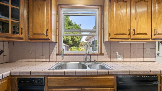 848 Kenneth Avenue, Campbell CA: https://media.crmls.org/mediaz/57dbc1ff-67e8-40e1-8b55-28bc89ab5dd0.jpg