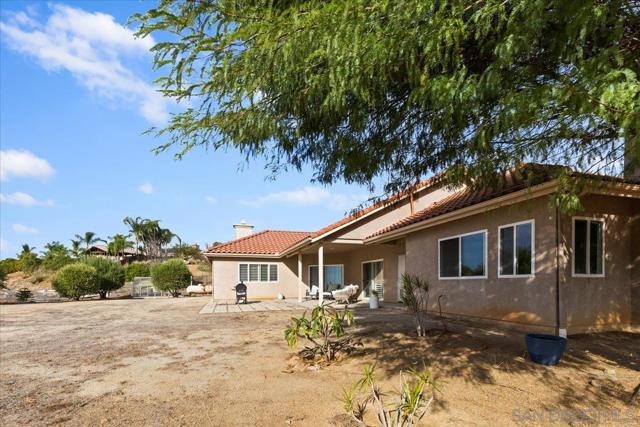 31252 North Star Way, Valley Center CA: https://media.crmls.org/mediaz/57dd2e9d-70c7-45c0-a4d3-14a78e870d35.jpg