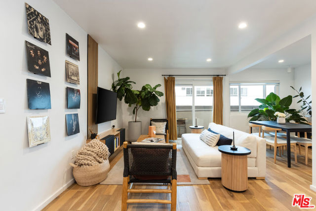 536 N Orlando Avenue, West Hollywood CA: https://media.crmls.org/mediaz/57dd3c4d-8fe6-4025-be46-06be7d55ec20.jpg
