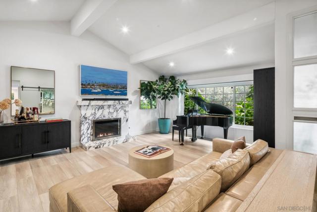 8590 Cliffridge Ave, La Jolla CA: https://media.crmls.org/mediaz/57de26c6-75d4-4377-b700-9f5e98f005f7.jpg