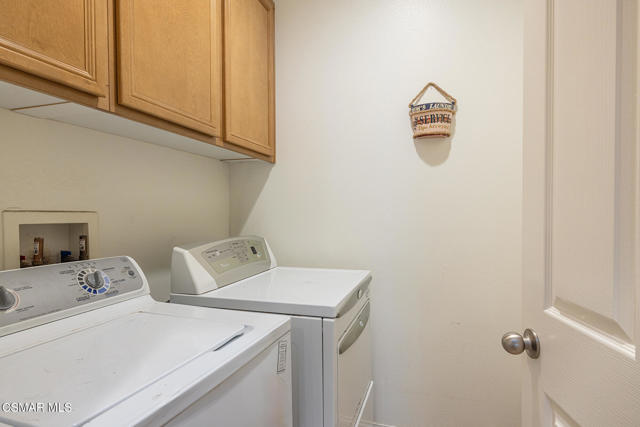 2918 Estilita Way, Simi Valley CA: https://media.crmls.org/mediaz/57de6ea0-e76a-4d9a-9c56-e1c9c25e92a8.jpg