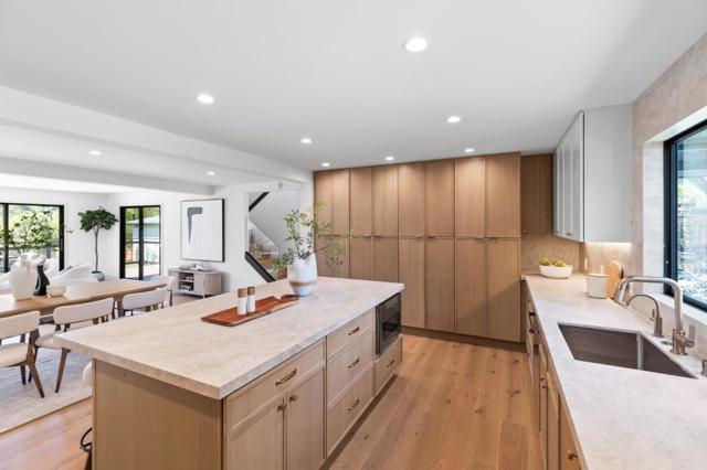 522 Summit Drive, Redwood City CA: https://media.crmls.org/mediaz/57df6408-ca69-4f1c-a9b8-2c3406bb4541.jpg