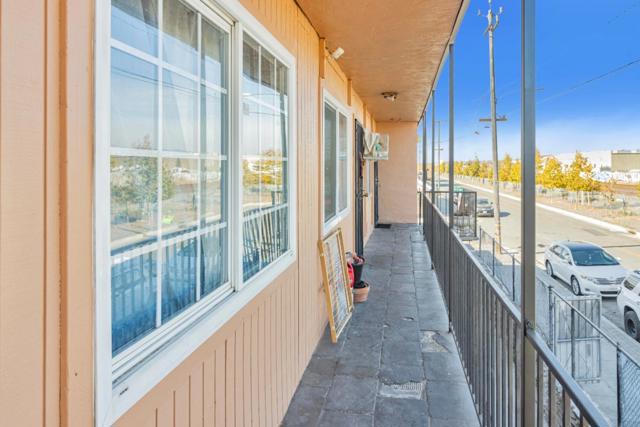 748 Clara Street, Oakland CA: https://media.crmls.org/mediaz/57df86a8-1e81-4d09-b556-a5a677ec8675.jpg