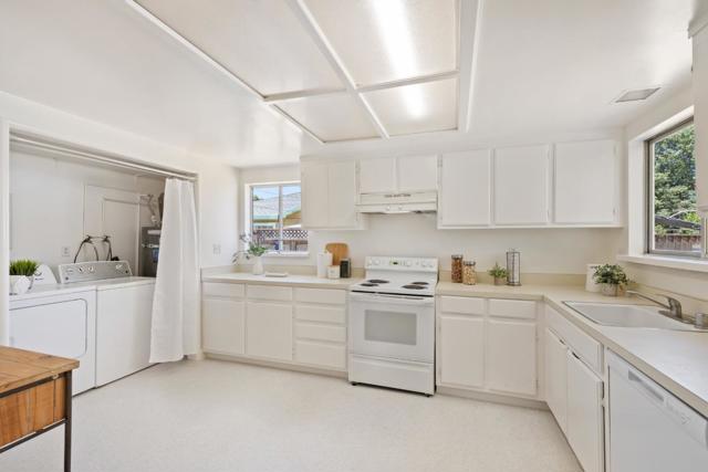 1380 Navarro Drive, Sunnyvale CA: https://media.crmls.org/mediaz/57dfc3af-b64e-40ec-9800-096ecd0a5c3a.jpg