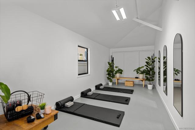 434 436 Bonair St, La Jolla CA: https://media.crmls.org/mediaz/57dfd37d-99a3-4dd7-8479-1b9d8d5dd236.jpg