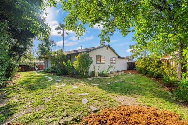 5494 Mary Jo Court, San Jose CA: https://media.crmls.org/mediaz/57dfd853-4bb8-4dd6-9748-fef41beb3f62.jpg