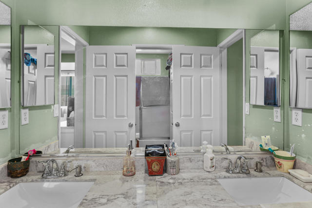 82600 Lordsburg Drive, Indio CA: https://media.crmls.org/mediaz/57e03f04-e942-428b-88fc-d599808a4f07.jpg