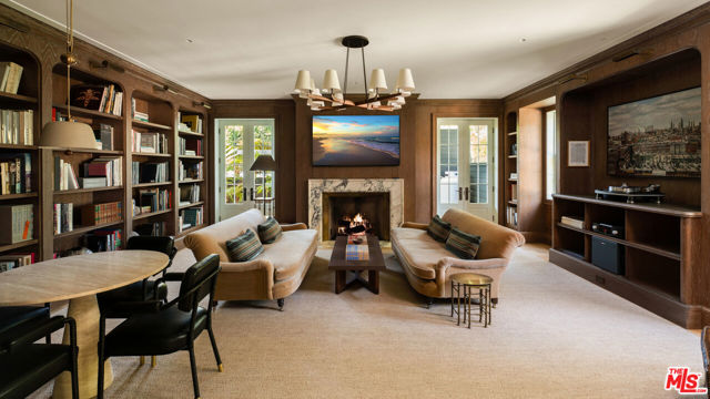 525 Spoleto Drive, Pacific Palisades CA: https://media.crmls.org/mediaz/57e0783a-438e-429e-bf88-858a7ac29544.jpg