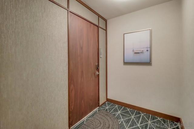 1720 Avenida Del Mundo, Coronado CA: https://media.crmls.org/mediaz/57e09757-fc0b-482d-ad6b-cd7f13838483.jpg