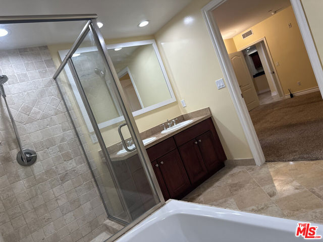 122 N Clark Drive, West Hollywood CA: https://media.crmls.org/mediaz/57e1cd4b-0bbb-4d18-b99e-45d525caa935.jpg