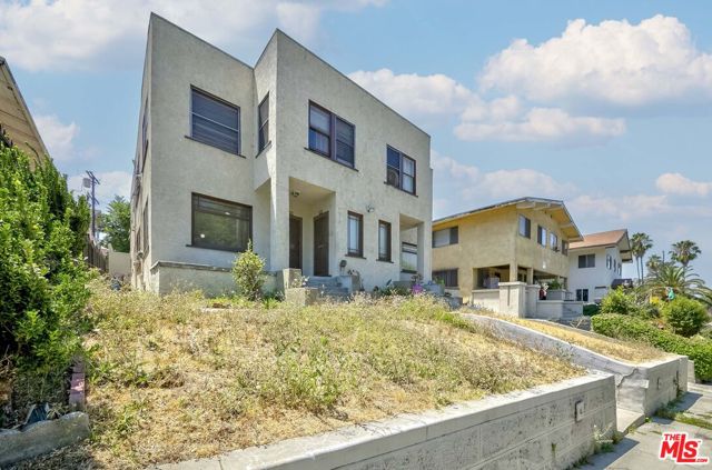 2038 Hollenbeck Drive, Los Angeles CA: https://media.crmls.org/mediaz/57e242b7-da60-4582-ac6b-1e20569fe647.jpg