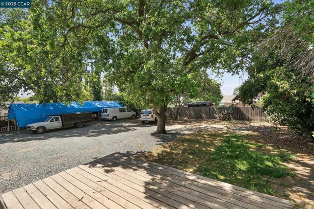 1580 3rd Ave, Walnut Creek CA: https://media.crmls.org/mediaz/57e26a90-d578-40a4-a05b-3a7fd6d0561c.jpg