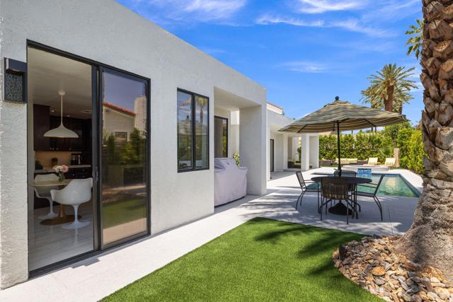 49 Mission Palms E Drive, Rancho Mirage CA: https://media.crmls.org/mediaz/57e2aadf-e8d4-4fbc-8638-5fff3f64a67c.jpg