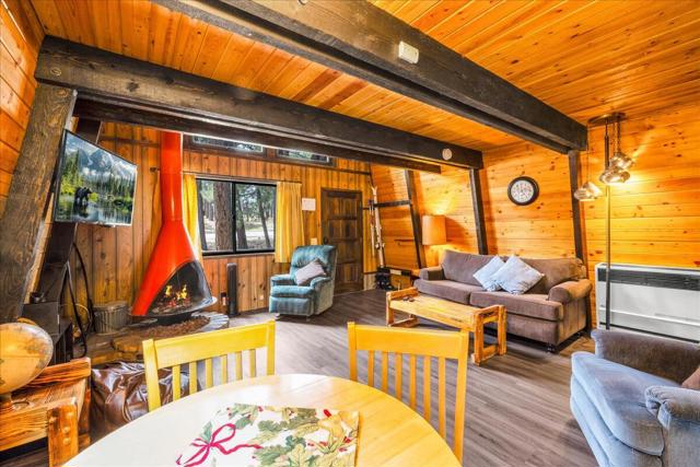 39656 Forest Road, Big Bear CA: https://media.crmls.org/mediaz/57e2f786-e370-4028-92d7-6ad6f6562b15.jpg