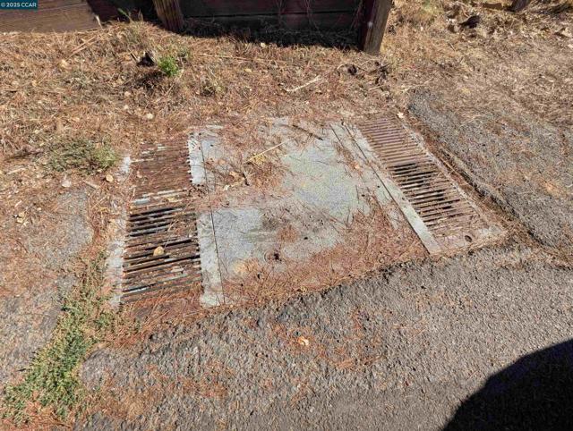 5 Besito Ave. @ Drury Rd., Oakland CA: https://media.crmls.org/mediaz/57e3048d-ec2b-4fd2-9a02-29adcea7498a.jpg