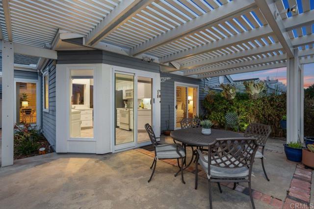 7414 Lantana, Carlsbad CA: https://media.crmls.org/mediaz/57e3aba3-98dc-49ae-9af3-c911d06089ea.jpg